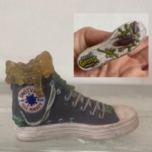 Mega Gross Minis Converse High-Top Sneakers figurine
